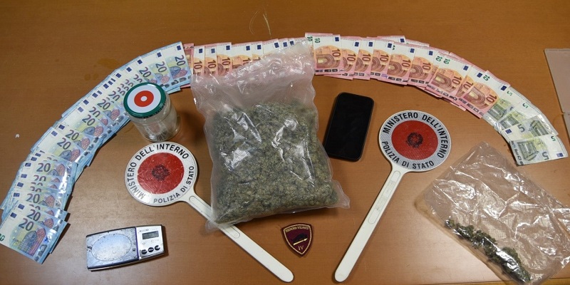 Siderno, la Polizia arresta un 29enne in flagranza di reato per detenzione di stupefacente